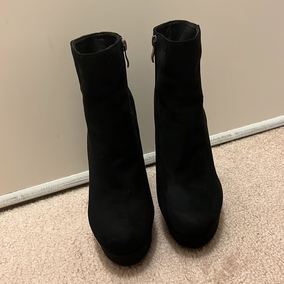 Black suede booties (Akira) - Picture 2 of 4